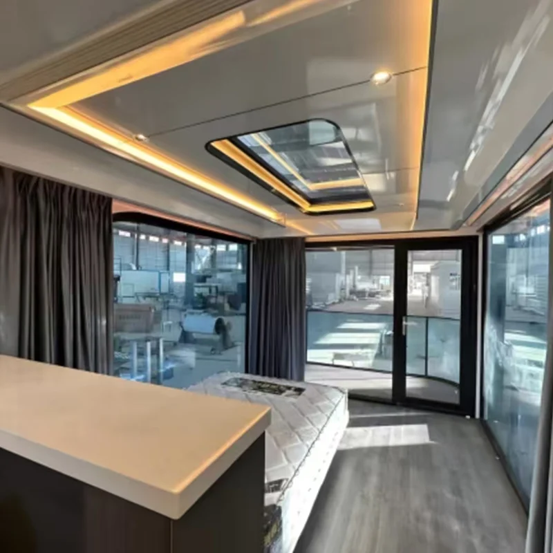 Futuristic Light Steel Space Capsule House