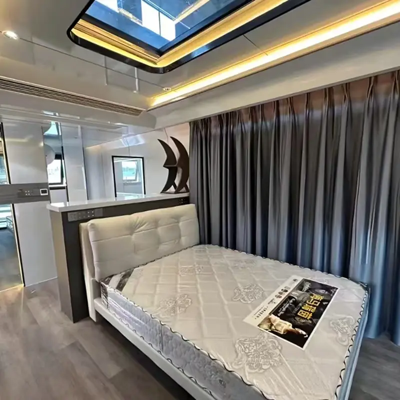 Futuristic Light Steel Space Capsule House