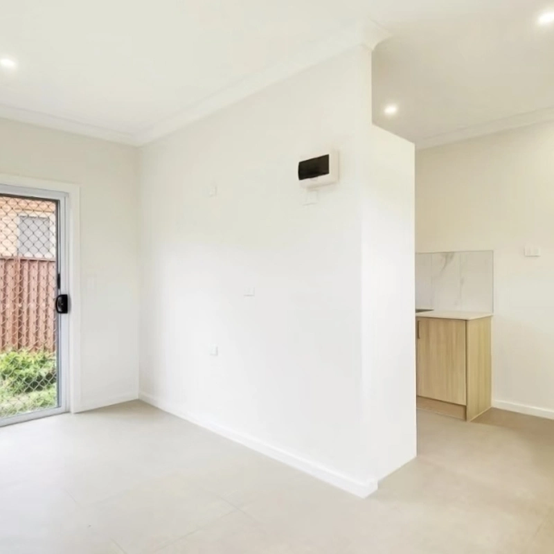 Casa adosada económica de una sola planta con estructura de acero ligero