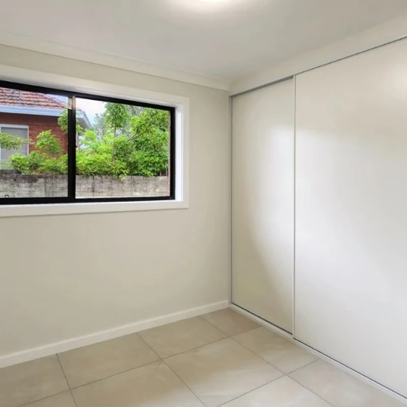 Edificio auxiliar compacto de acero ligero de una sola planta