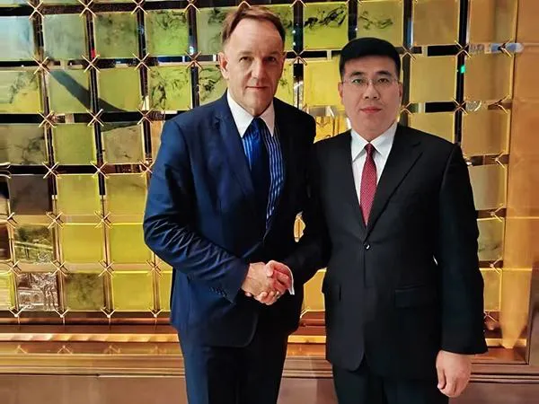 Achieve Friendly Cooperation with Customers